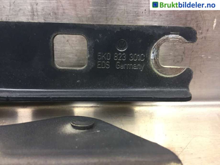 Panserhengsler til VW Golf VI 2008-2012  (VOLKSWAGEN|5K0 823 301C|)