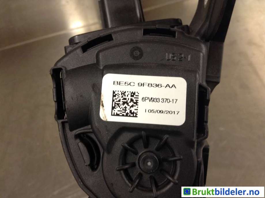 Pedal gass til Tesla Model X 2016-->>  (TESLA|BE5C 9F836-AA|6PV 933 370-17|)