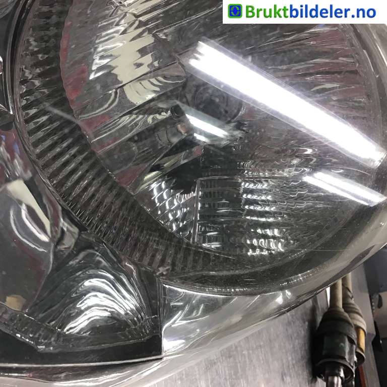 Frontlykt venstre halogen til Citroën Jumpy 2007-2016 (Type II)  (CITROEN|1401368180|89902605|)