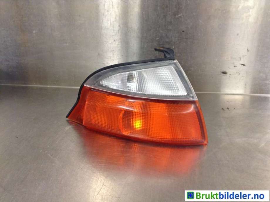 Blinklykt høyre til Toyota Hiace, 2001-2006 (Fase 2)  (TOYOTA|8151126100)