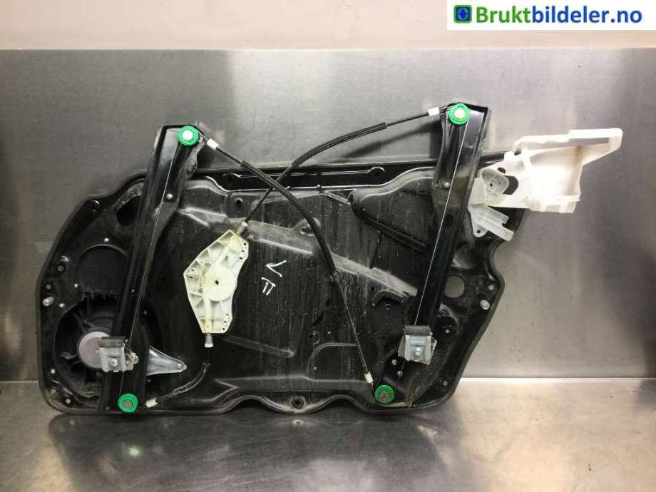 Ruteheis til VW Passat 2011-2015 (B7) (B7) (VOLKSWAGEN|3AA 837 755|929908-101|)