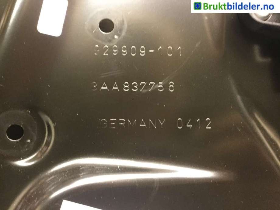 Ruteheis til VW Passat 2011-2015 (B7) (B7) (VOLKSWAGEN|3AA 837 756|929909-101|)