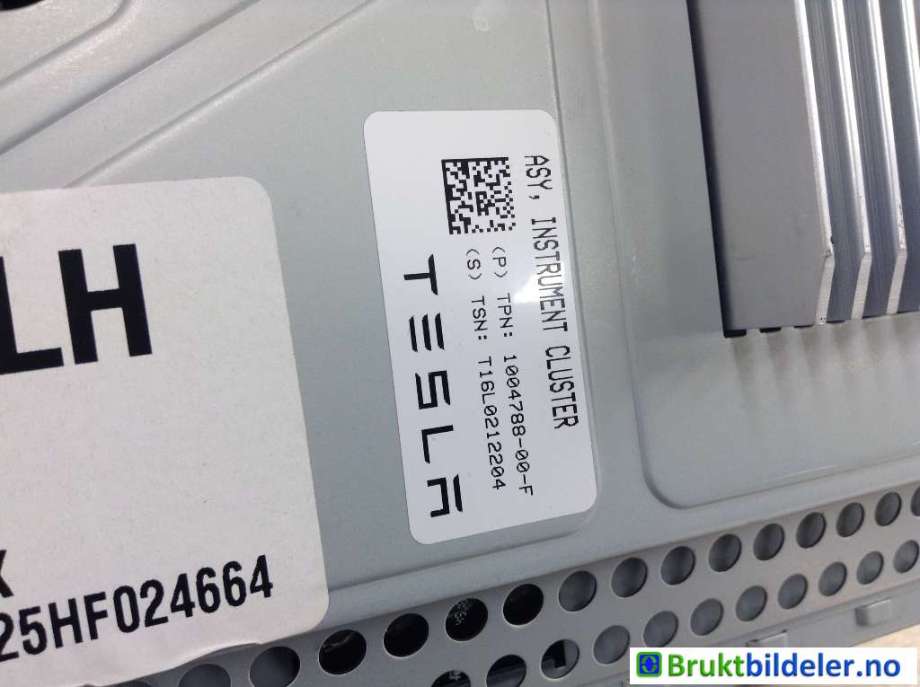 Instrumentpanel til Tesla Model X 2016-->>  (TESLA|1004788-00-F|T16L0212204|)