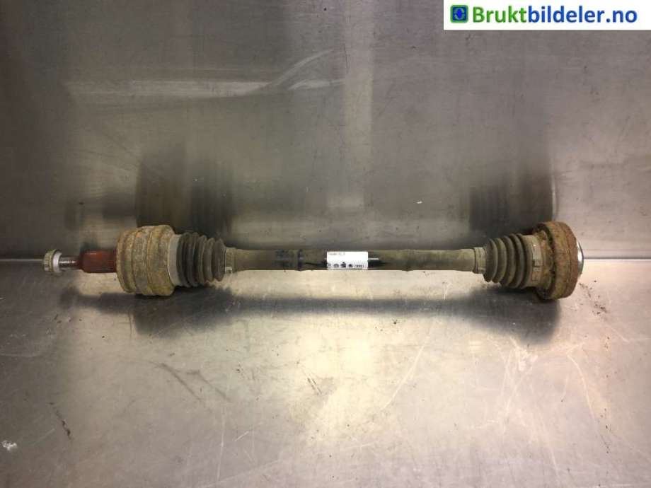 Drivaksel venstre bak til VW Transporter / Caravelle, 2009-2015 (Fase 2) (T5) (T5) (VOLKSWAGEN|7E0 501 201 B)