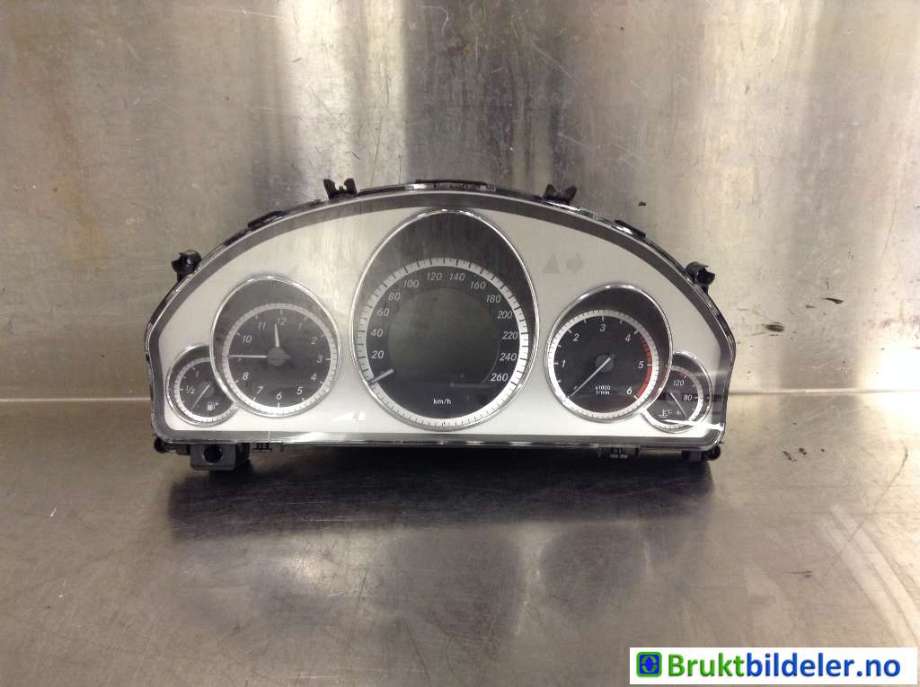 Instrumentpanel til Mercedes E-Klasse, 2009-2013 (Fase 1) (W212) (W212) (MERCEDES|A 212 900 18 10)