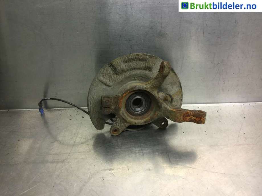Hjulspindel venstre foran til Suzuki SX4 2009-2013 (Type I, Fase 2)  (SUZUKI|45151-80J52|)