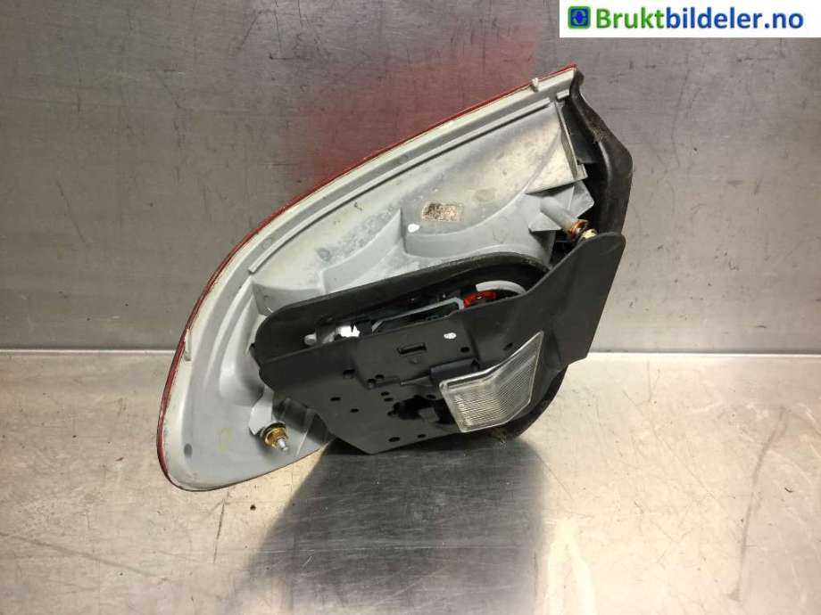Baklykt venstre til BMW 3-Serie 1998-2005 (E46) (E46) (BMW|63 21 8 364 725|)