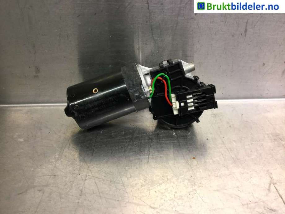 Viskermotor frontrute til BMW 3-Serie 1998-2005 (E46) (E46) (BMW|67 63 8 362 155|0 390 241 355|)