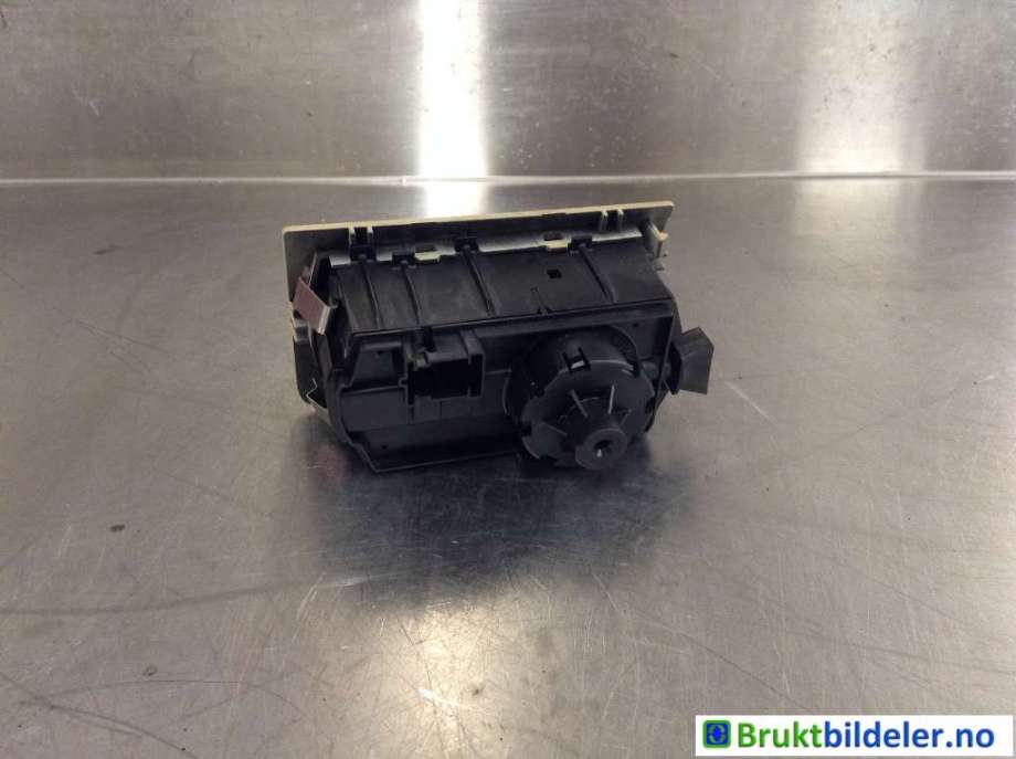Bryter lys til Mercedes ML 2005-2011 (W164) (W164) (MERCEDES|A 164 545 03 04|)