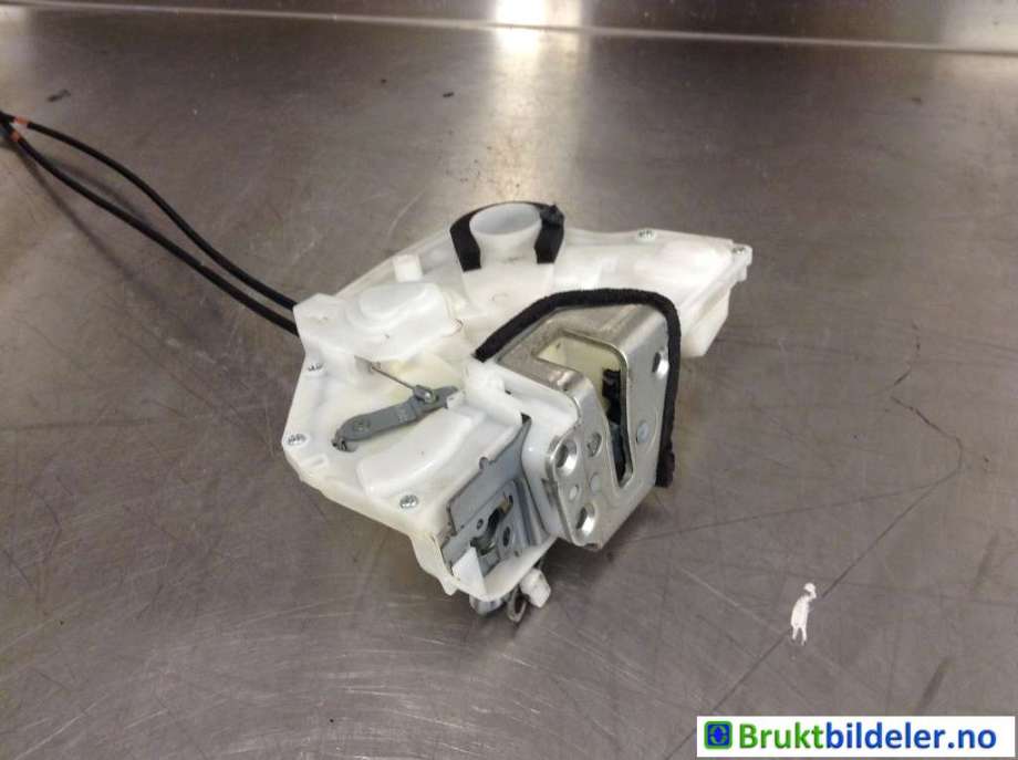 Låsekasse høyre foran til Suzuki SX4 2009-2013 (Type I, Fase 2)  (SUZUKI|82201-80J42|)