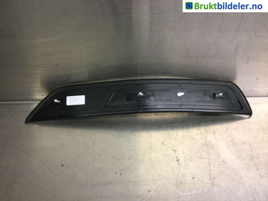 Diverse deler til BMW 5-Serie 2010-2017 (F10/F11) (F10/F11) (BMW||51 47 8 050 052)