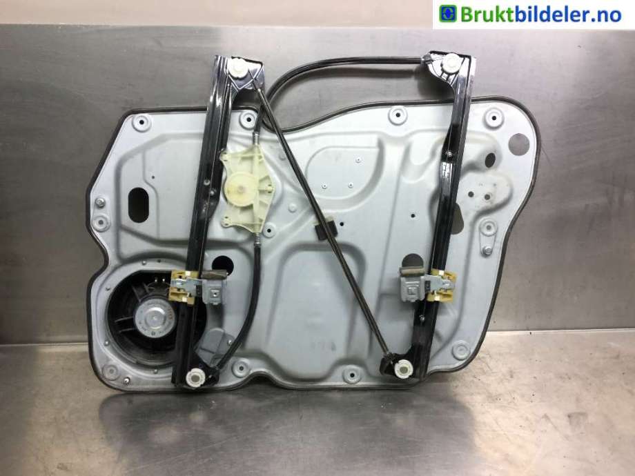 Ruteheis til VW Caddy, 2010-2015 (Type III, Fase 2)  (VOLKSWAGEN|1T0 837 755 M)