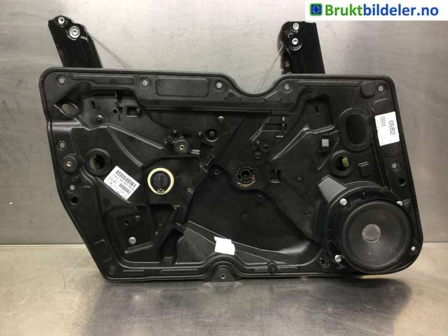 Ruteheis til VW Golf VI 2008-2012  (VOLKSWAGEN|5K1 837 729 M|)