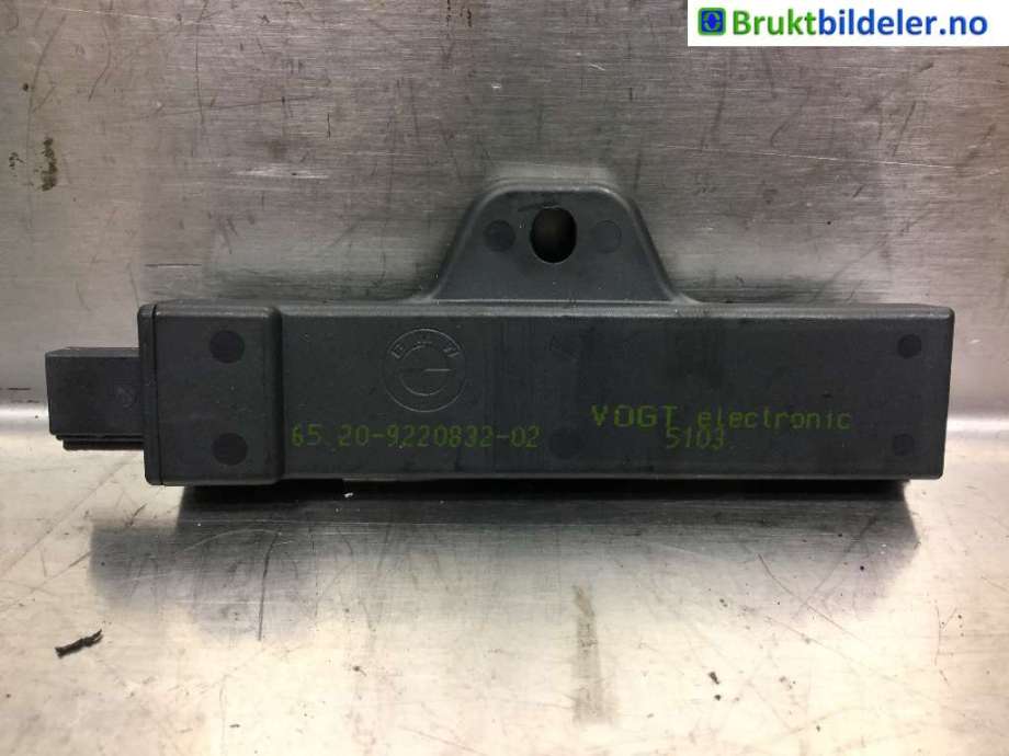 Antenne forsterker til BMW 5-Serie, 2010-2017 (F10/F11) (F10/F11) (BMW|65 20 9 220 832-02)