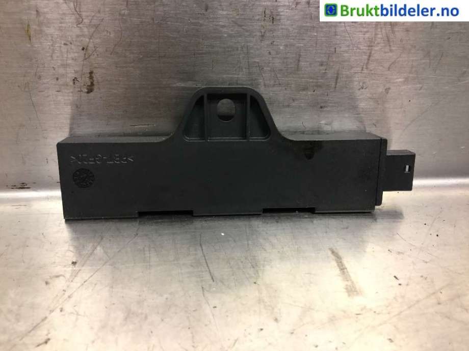 Antenne forsterker til BMW 5-Serie 2010-2017 (F10/F11) (F10/F11) (BMW|65 20 9 220 832-02|)
