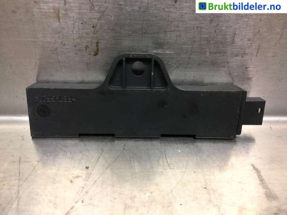 Antenne forsterker til BMW 5-Serie 2010-2017 (F10/F11) (F10/F11) (BMW|65 20 9 220 832-02|)