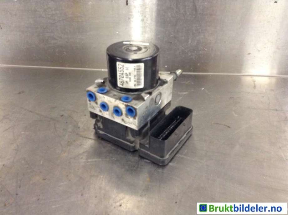 ABS sentral til Mitsubishi Outlander, 2010-2012 (Type II, Fase 2)  (MITSUBISHI|4670A552)