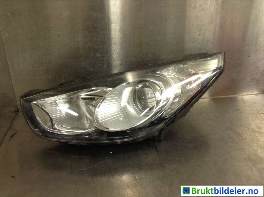 Frontlykt venstre halogen til Hyundai Ix35, 2010-2015  (HYUNDAI|921012Y000)