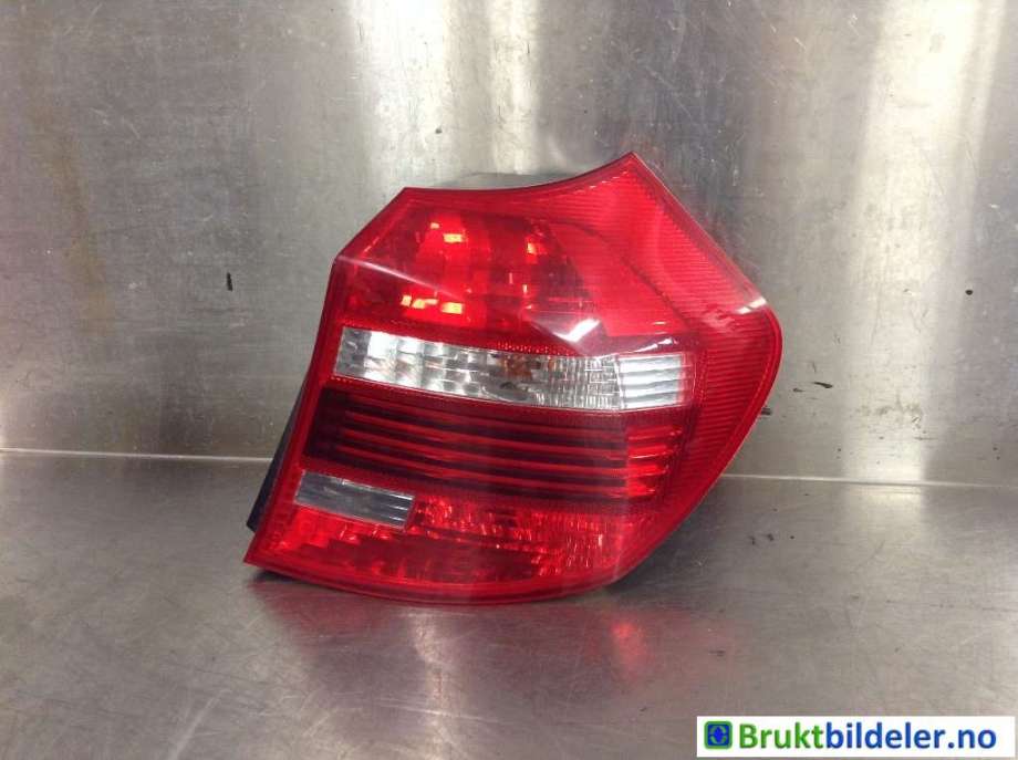 Baklykt høyre til BMW 1-Serie 2004-2011 (E81/E82/E87/E88) (E81/E82/E87/E88) (BMW|7 181 298-07|301 358 0000|)