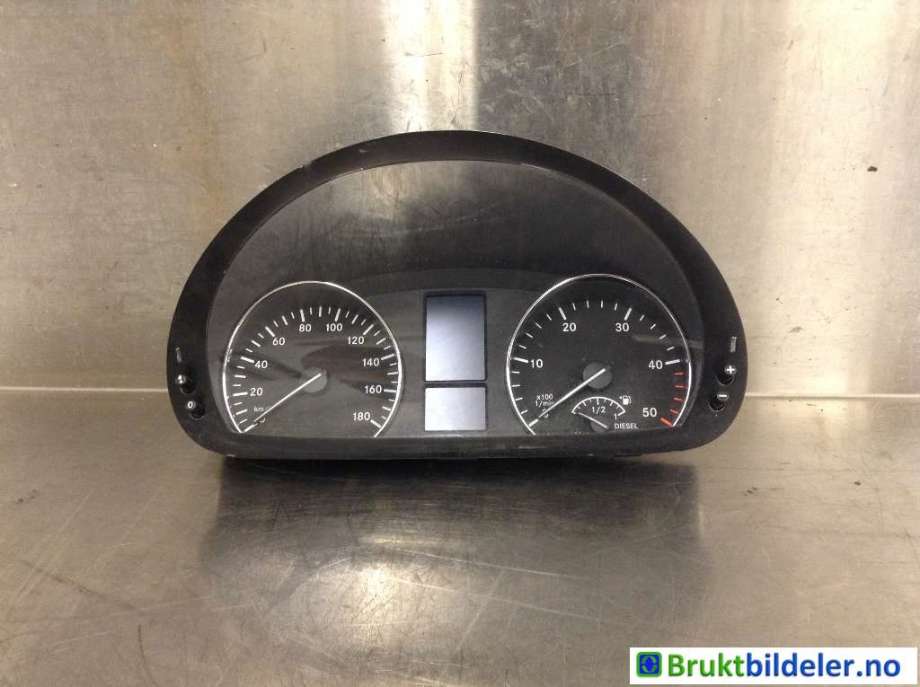 Instrumentpanel til Mercedes Sprinter, 2013-2018 (Fase 2) (906) (906) (MERCEDES|A 906 900 94 02)