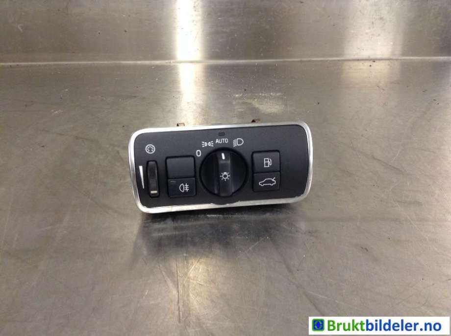 Bryter lys til Volvo XC70, 2014-2016 (Type II, Fase 2)  (VOLVO|30739448)