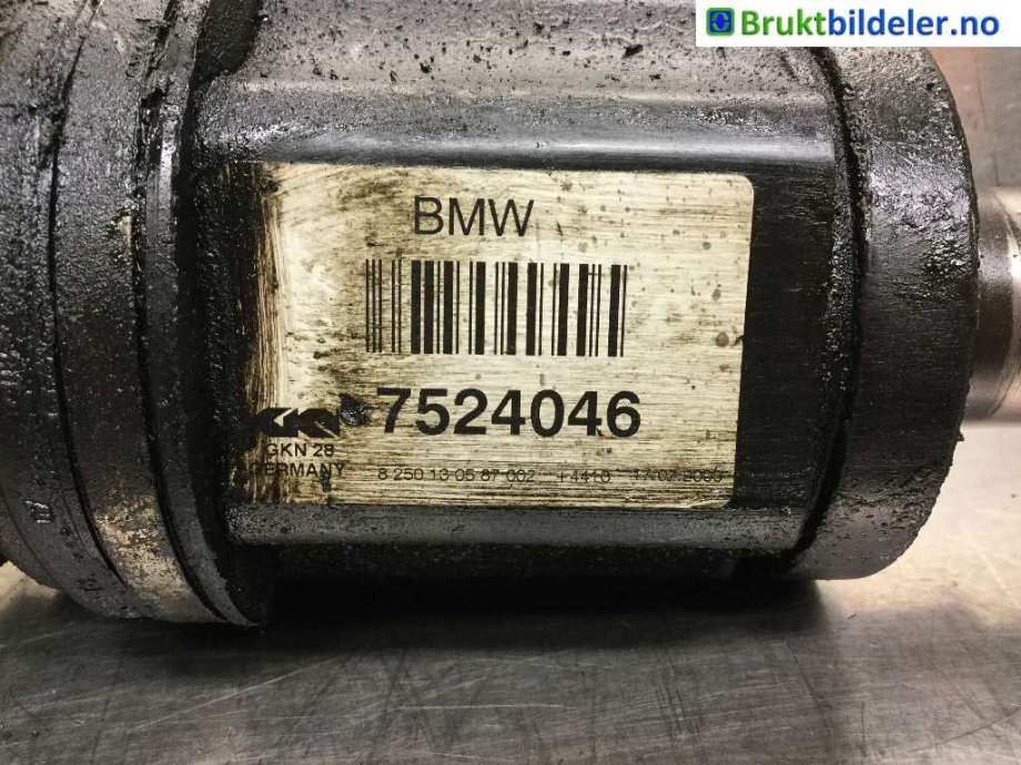Drivaksel høyre foran til BMW X3 2003-2006 (Fase 1) (E83) (E83) (BMW|7 524 046|)