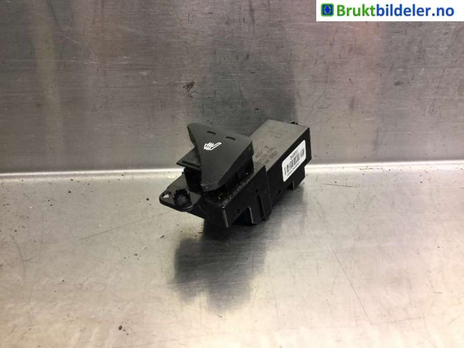 Bryter setevarme til Kia Sportage, 2010-2016 (Type III)  (KIA|491200-1110)