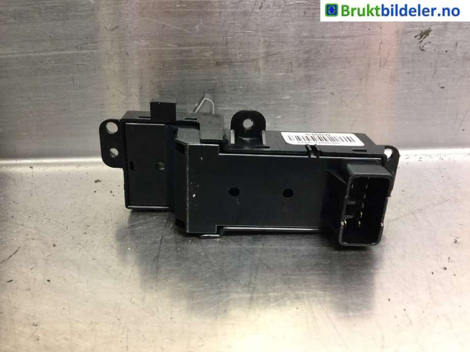 Bryter setevarme til Kia Sportage 2010-2016 (Type III)  (KIA|491201-1110|)