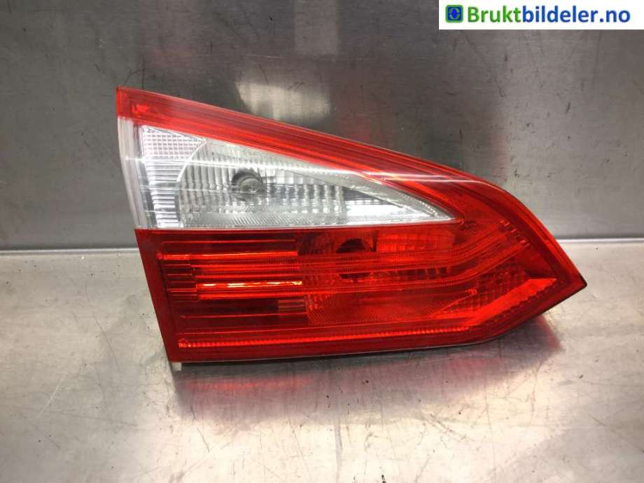 Baklykt venstre indre til Ford Focus, 2011-2014 (Type III, Fase 1)  (FORD|BM51-13A603-DB)