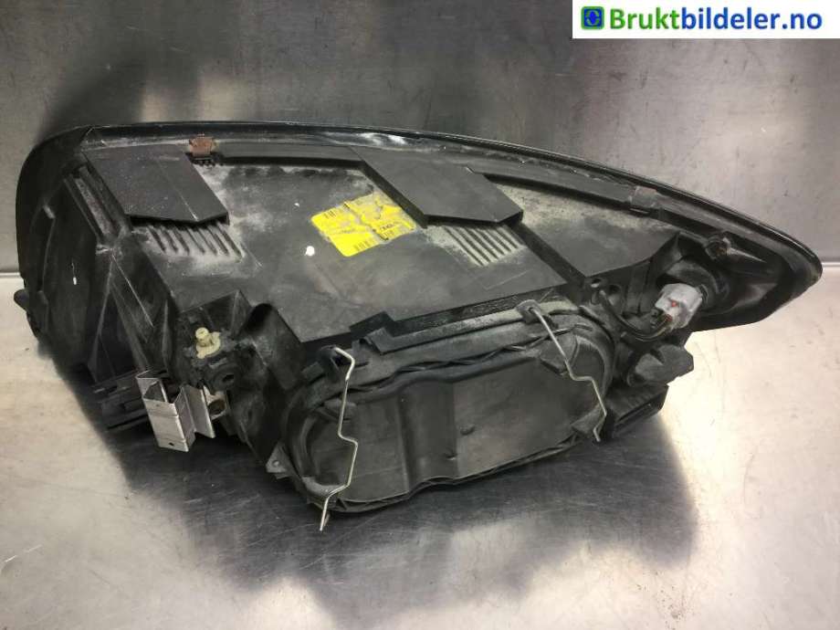 Frontlykt høyre halogen til Volvo S40 2004-2007 (Type II, Fase 1)  (VOLVO|30698874|)