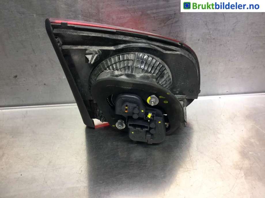 Baklykt høyre indre til VW Golf VI 2008-2012  (VOLKSWAGEN|5K0 945 094 K|)