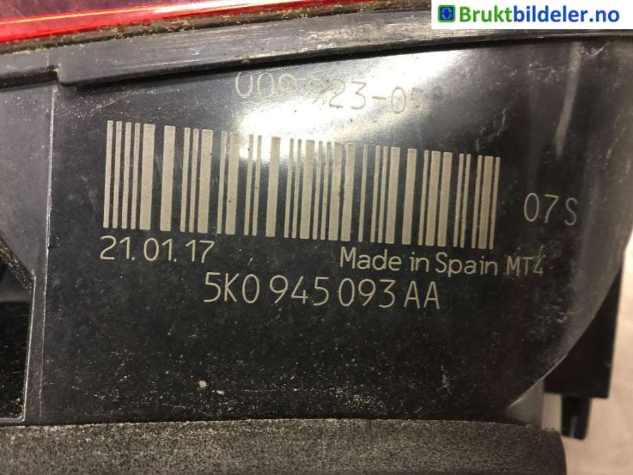 Baklykt venstre indre til VW Golf VI 2008-2012  (VOLKSWAGEN|5K0 945 093 AA|)
