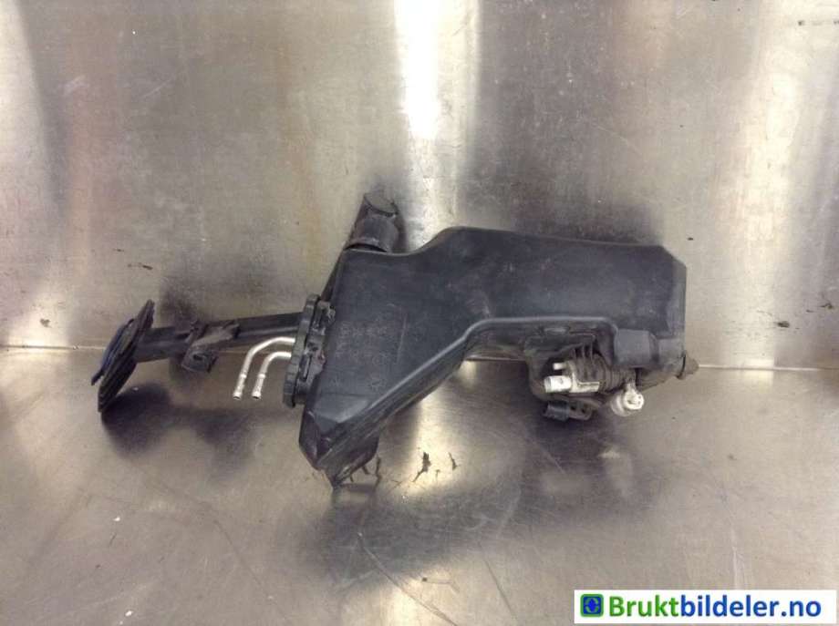 Spylertank til Mercedes C-Klasse, 2014-2018 (Fase 1) (W205) (W205) (MERCEDES|A 205 860 03 60)