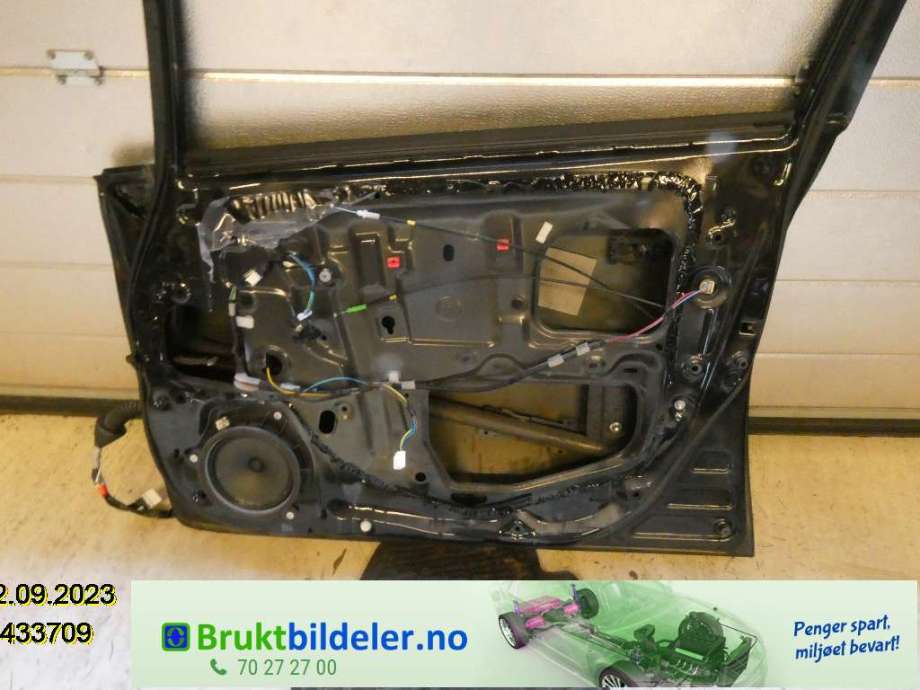 Dør høyre foran til Toyota Auris 2007-2010 (Type I, Fase 1)  (TOYOTA|)
