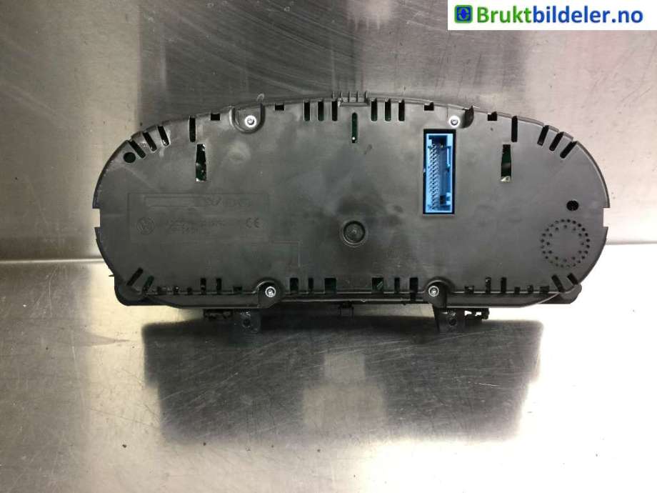Instrumentpanel til VW Caddy 2010-2015 (Type III, Fase 2)  (VOLKSWAGEN|2K0 920 875 E|)