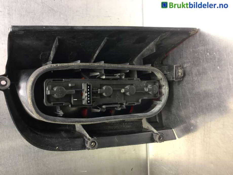 Baklykt venstre til Mercedes Vito/Viano 1996-2003 (W638) (W638) (MERCEDES|638 820 12 64|)