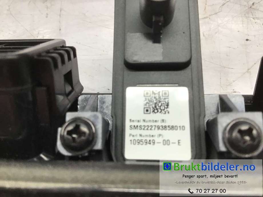 Bakluke/bakdør håndtak til Tesla Model Y 2021-2024 (Type I)  (1095949-00-E|)
