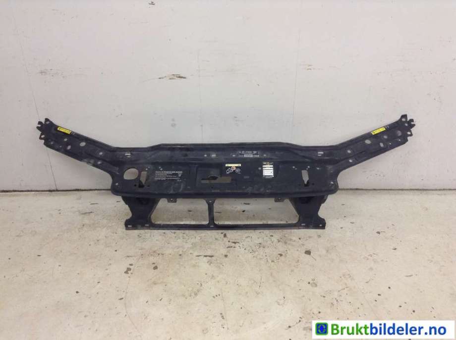Frontplate øvre til Volvo V70, 2005-2007 (Type II, Fase 2)  (VOLVO|30655380)