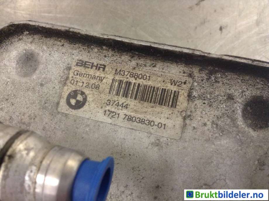 Oljekjøler til BMW 5-Serie 2003-2010 (E60/E61) (E60/E61) (BMW|17 21 7 803 830-01|M3788001 W2|)