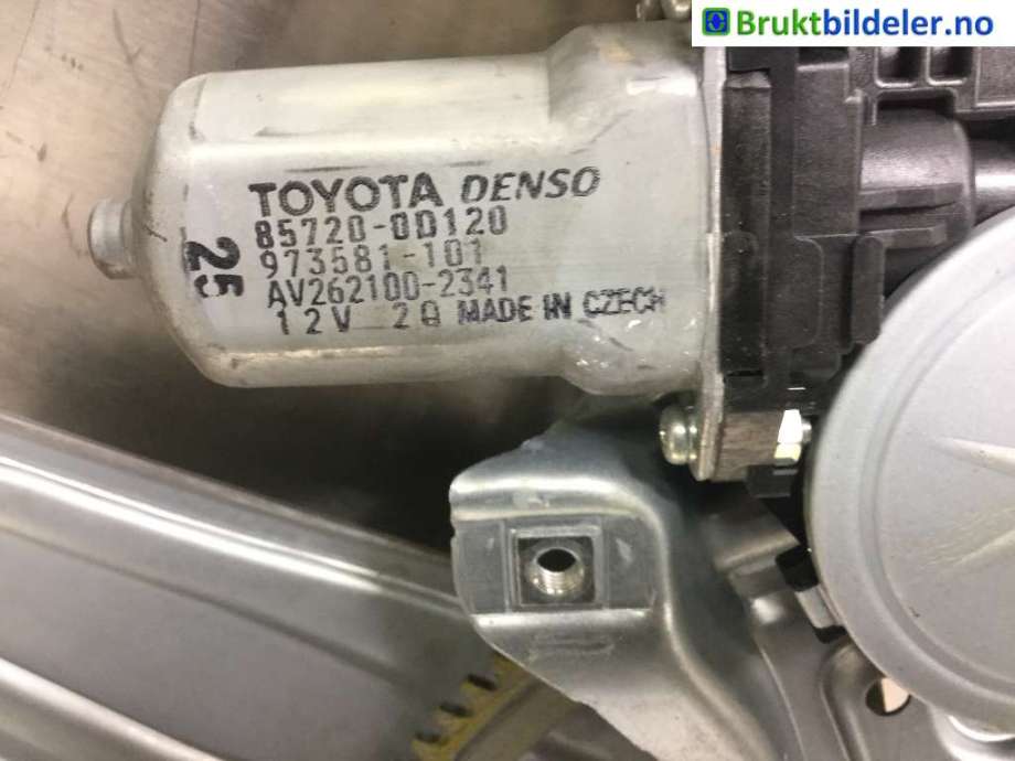 Ruteheis høyre bak til Toyota Yaris 2012-2014 (Type III, Fase 1) (TOYOTA|85720-0D120|)