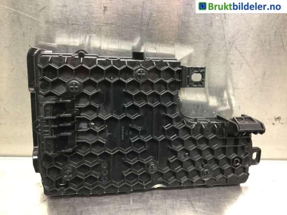 Styreenhet comfort (BCM) til Tesla Model Y 2021-2024 (Type I)  (1657648-02-A|)