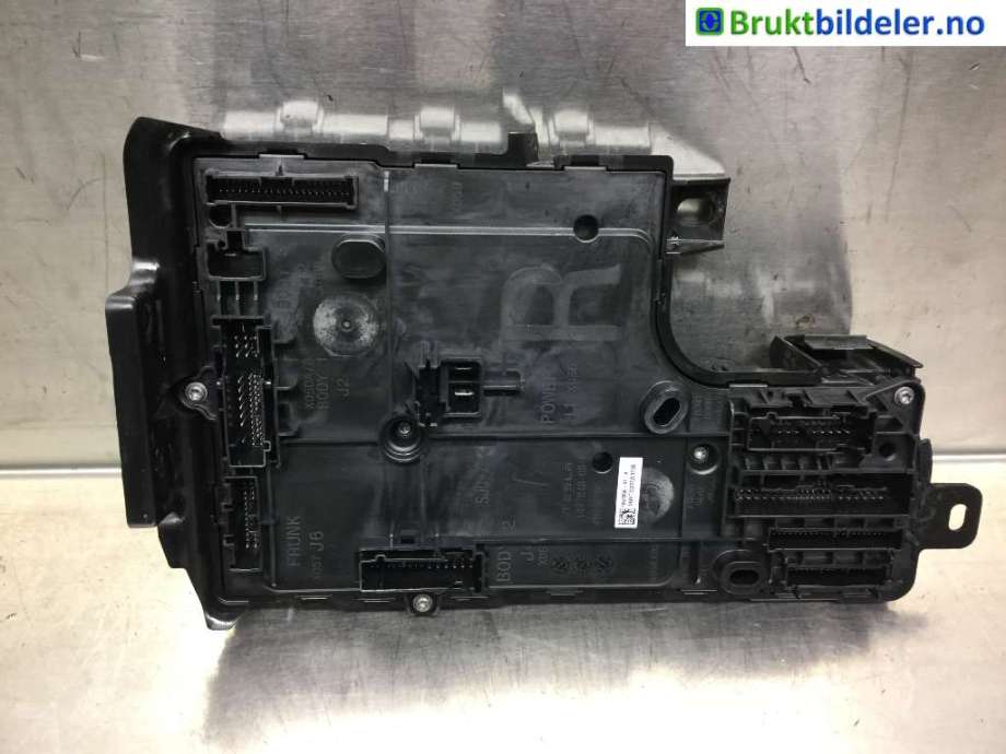 Styreenhet comfort (BCM) til Tesla Model Y, 2021-2024 (Type I)  (1657650-01-A)