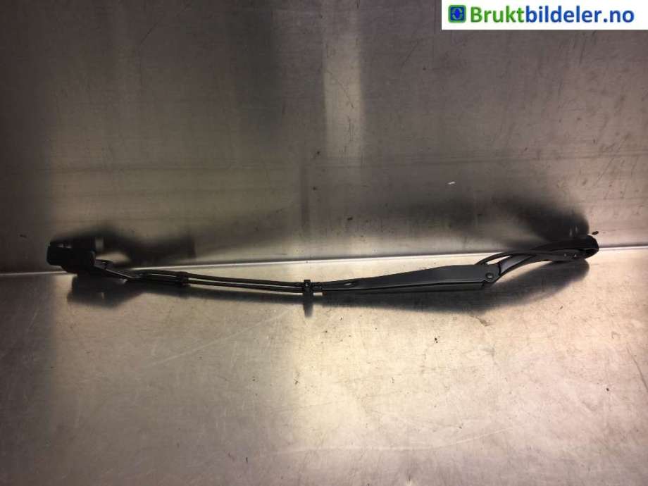 Viskerarmer frontrute til Tesla Model Y, 2021-2024 (Type I)  (1628230-00-A)