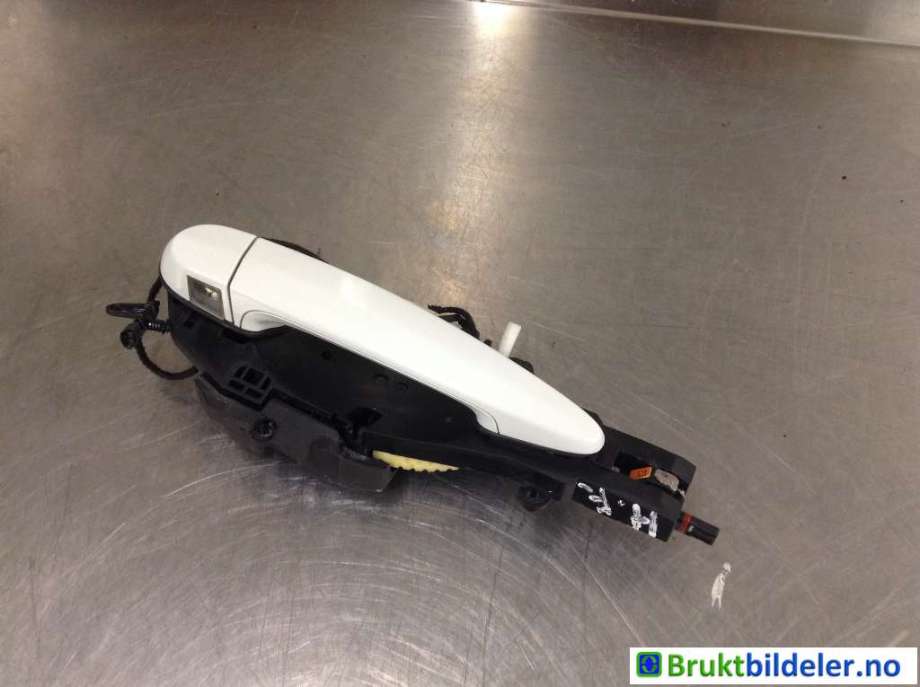 Dørhåndtak utv høyre til BMW X4 2014-2018 (F26) (F26) (BMW|51 21 7 193 264||51 21 7 286 162)