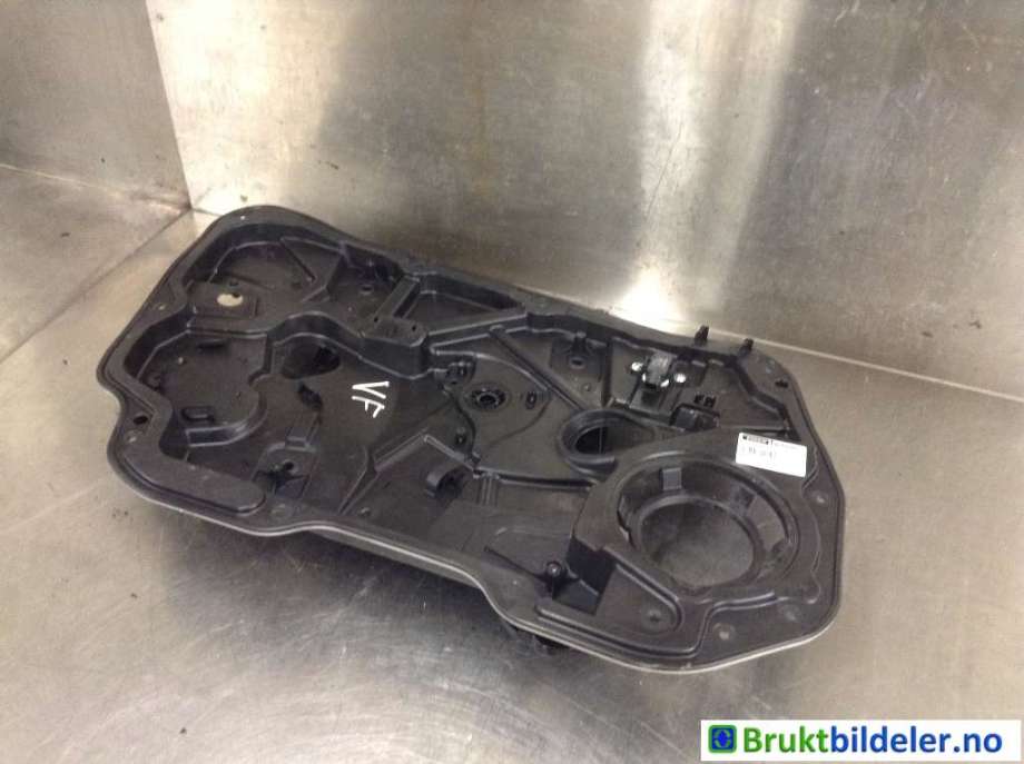 Ruteheis til Volvo V60/V60 CC, 2013-2018 (Type I, Fase 2)  (VOLVO|31440785)