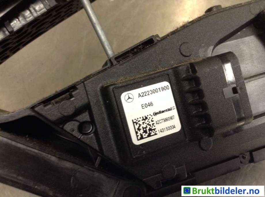 Pedal gass til Mercedes C-Klasse 2014-2018 (Fase 1) (W205) (W205) (MERCEDES|A 222 300 19 00|A2C73661102|)