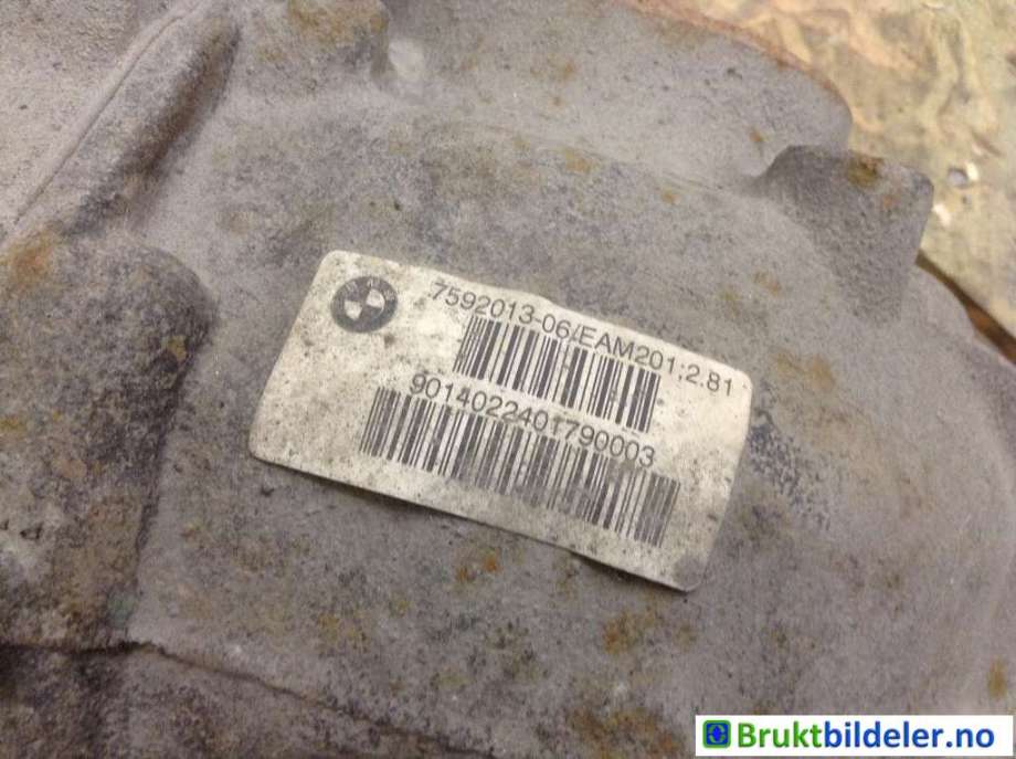 Kardang klokke bak til BMW X4 2014-2018 (F26) (F26) (BMW|7592013-06|EAM201|33 10 7 592 014)