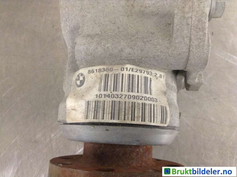 Kardang til BMW X4 2014-2018 (F26) (F26) (BMW|8618380|E29793|31 50 8 623 110)