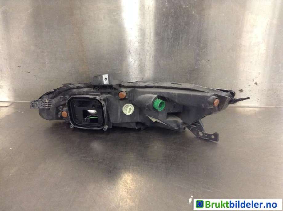 Frontlykt høyre halogen til Jeep Cherokee 2014-->> (Type V) (JEEP|68157104AO|00HTC501021|)