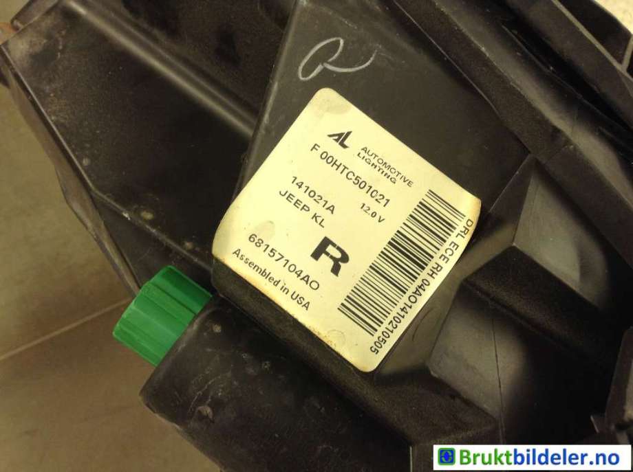 Frontlykt høyre halogen til Jeep Cherokee 2014-->> (Type V) (JEEP|68157104AO|00HTC501021|)